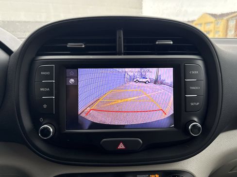 Used 2022 Kia Soul LX FWD image 18