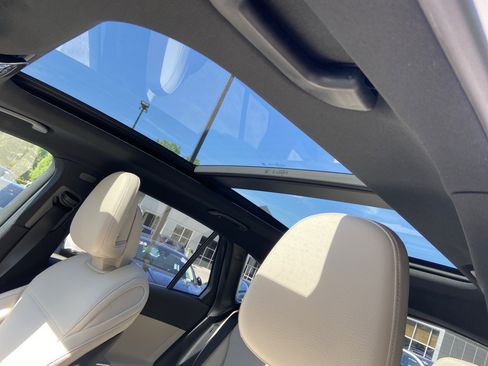Certified 2025 Mercedes-Benz GLC 300 4MATIC image 24