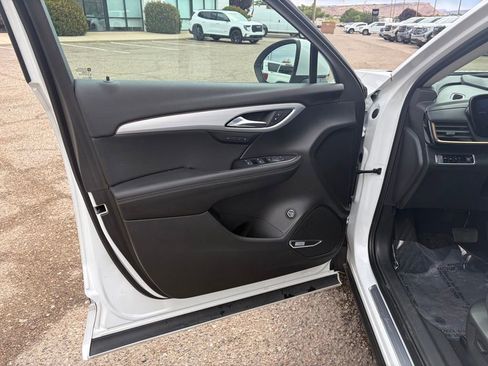 Used 2024 Buick Envision Avenir AWD/4WD image 9