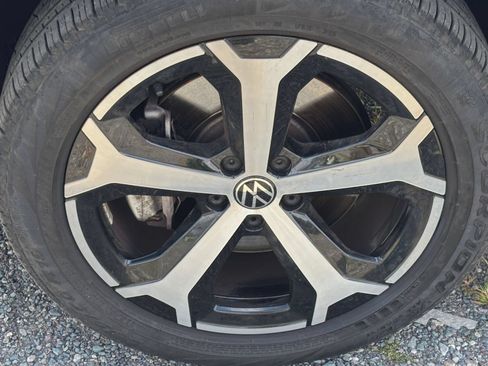Used 2026 Volkswagen Tiguan SE AWD/4WD image 28