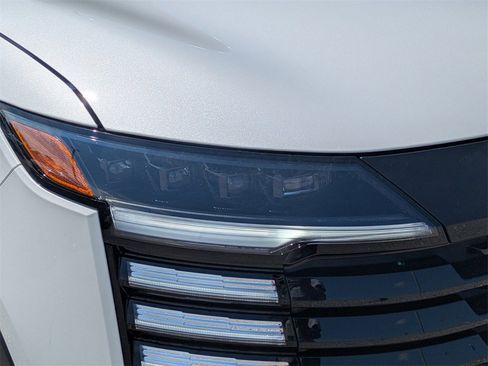 New 2026 Nissan Kicks SR image 9