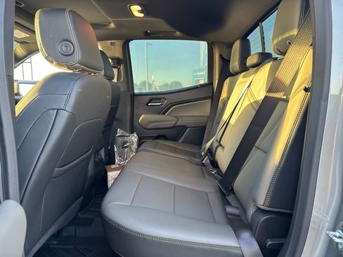 Used 2026 Chevrolet Colorado ZR2 image 14