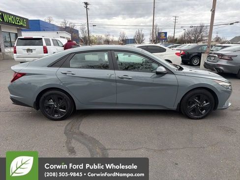 Used 2022 Hyundai Elantra SEL image 4