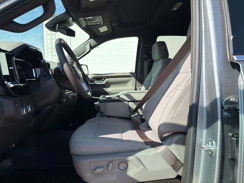 New 2026 GMC Sierra 1500 SLE image 15