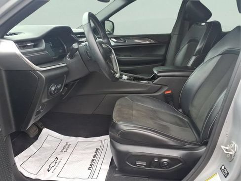 Used 2021 Jeep Grand Cherokee L Laredo AWD/4WD image 17