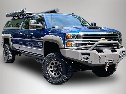 Used 2019 Chevrolet Silverado 3500 High Country w/ Duramax Plus Package AWD/4WD image 2