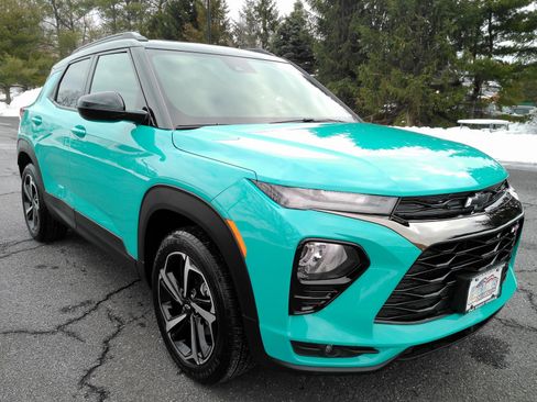 Certified 2021 Chevrolet TrailBlazer RS w/ Sun and Liftgate Package image 2