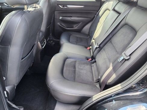 Used 2017 MAZDA CX-5 Touring w/ Preferred Equipment Package AWD/4WD image 5