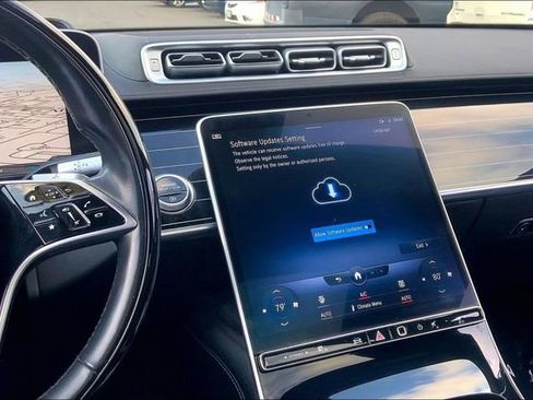 Used 2022 Mercedes-Benz S 580 4MATIC Sedan image 5