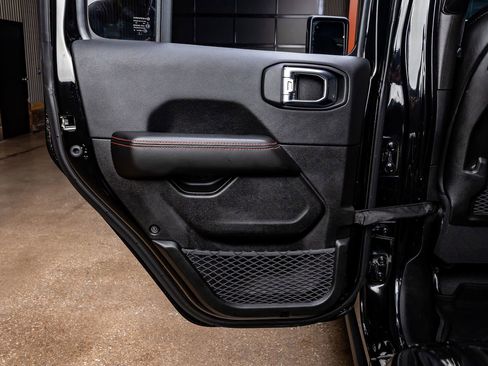 Used 2025 Jeep Wrangler Unlimited Rubicon AWD/4WD image 37