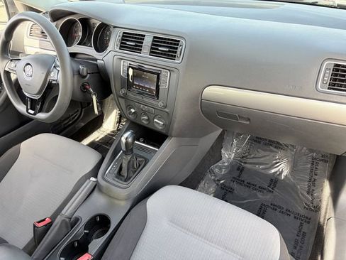 Used 2017 Volkswagen Jetta S image 20