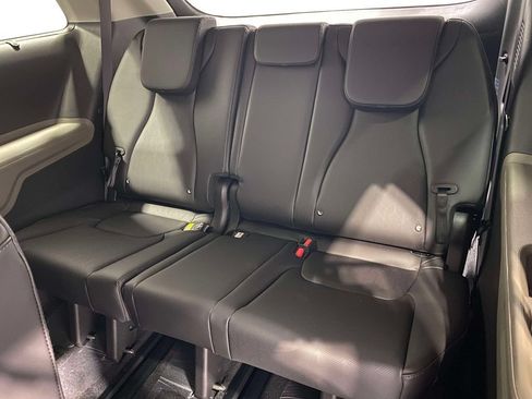 New 2026 Kia Carnival EX FWD image 14