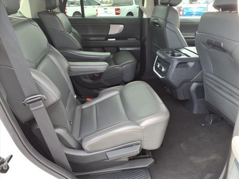 Certified 2025 Ford Expedition Active image 14