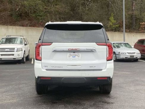 Used 2023 GMC Yukon SLT w/ SLT Luxury Package image 5