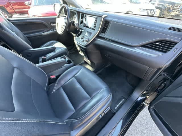 Used 2018 Toyota Sienna SE Premium FWD image 21