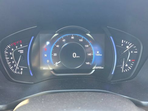 Used 2020 Hyundai Santa Fe SEL w/ Convenience + Premium Package FWD image 17