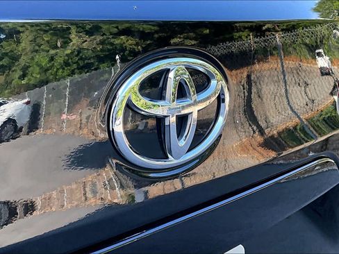 Certified 2025 Toyota Corolla Cross XLE AWD/4WD image 31