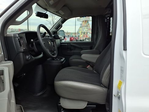 Used 2024 Chevrolet Express 2500 2500 w/ Driver Convenience Package image 12
