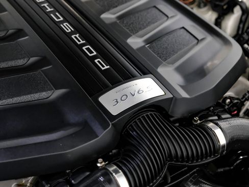 Used 2014 Porsche Panamera S image 31