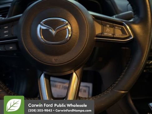 Used 2018 MAZDA MAZDA3 Touring image 16