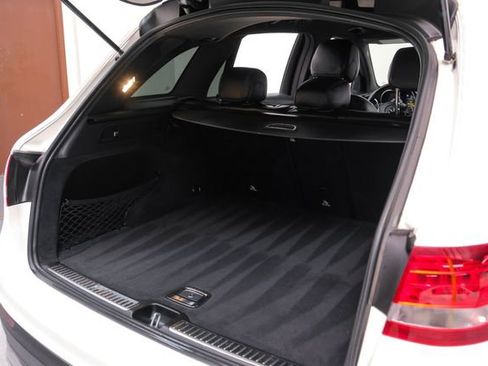 Used 2019 Mercedes-Benz GLC 300 w/ Premium Package image 49