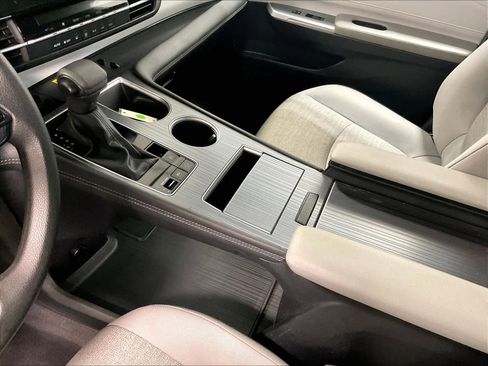 Used 2025 Toyota Sienna LE image 21