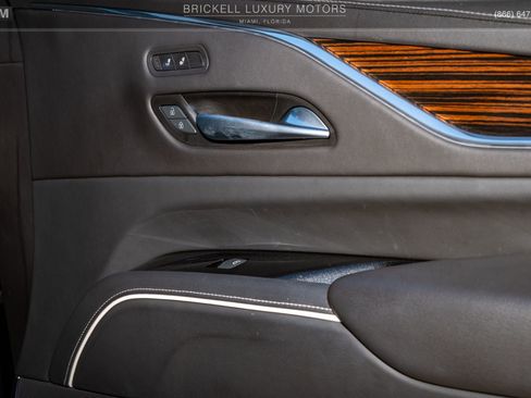 Used 2023 Cadillac Escalade ESV Luxury image 57