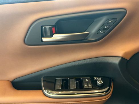 New 2026 Toyota Crown Signia Limited image 9