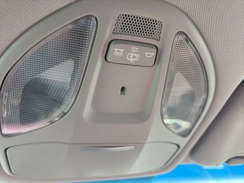 Used 2018 Hyundai Santa Fe Sport image 24