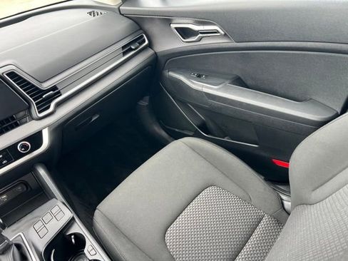 Certified 2025 Kia Sportage LX FWD image 11