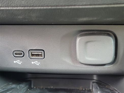 Used 2024 Buick Envista Sport Touring w/ Convenience I Package image 28