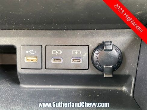Used 2023 Toyota Highlander XLE image 32