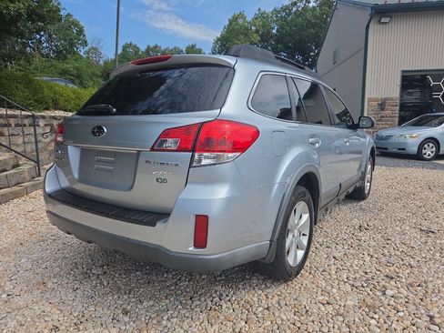 Used 2014 Subaru Outback 2.5i Premium AWD/4WD image 6