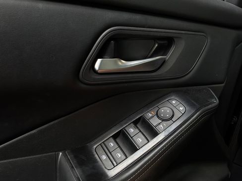 Used 2025 Nissan Rogue SV FWD image 20