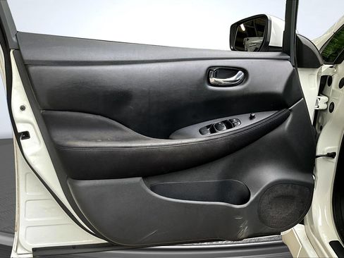 Used 2018 Nissan Leaf S w/ S Charge Package FWD image 19
