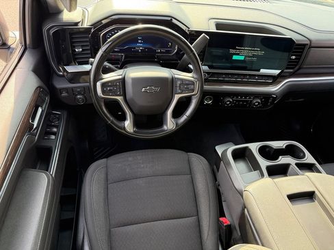 Used 2023 Chevrolet Silverado 1500 RST AWD/4WD image 15