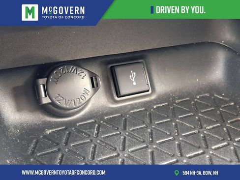 Used 2022 Toyota RAV4 XLE w/ Convenience Package AWD/4WD image 34