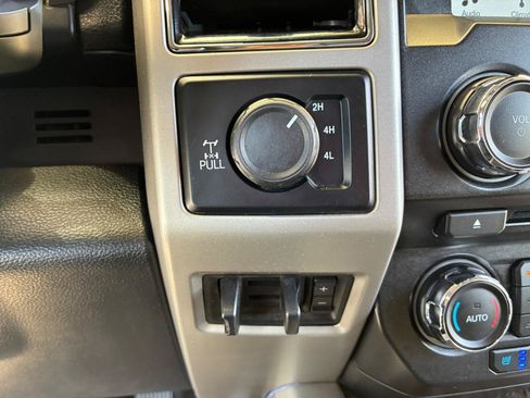 Used 2018 Ford F250 Lariat w/ Lariat Value Package AWD/4WD image 30