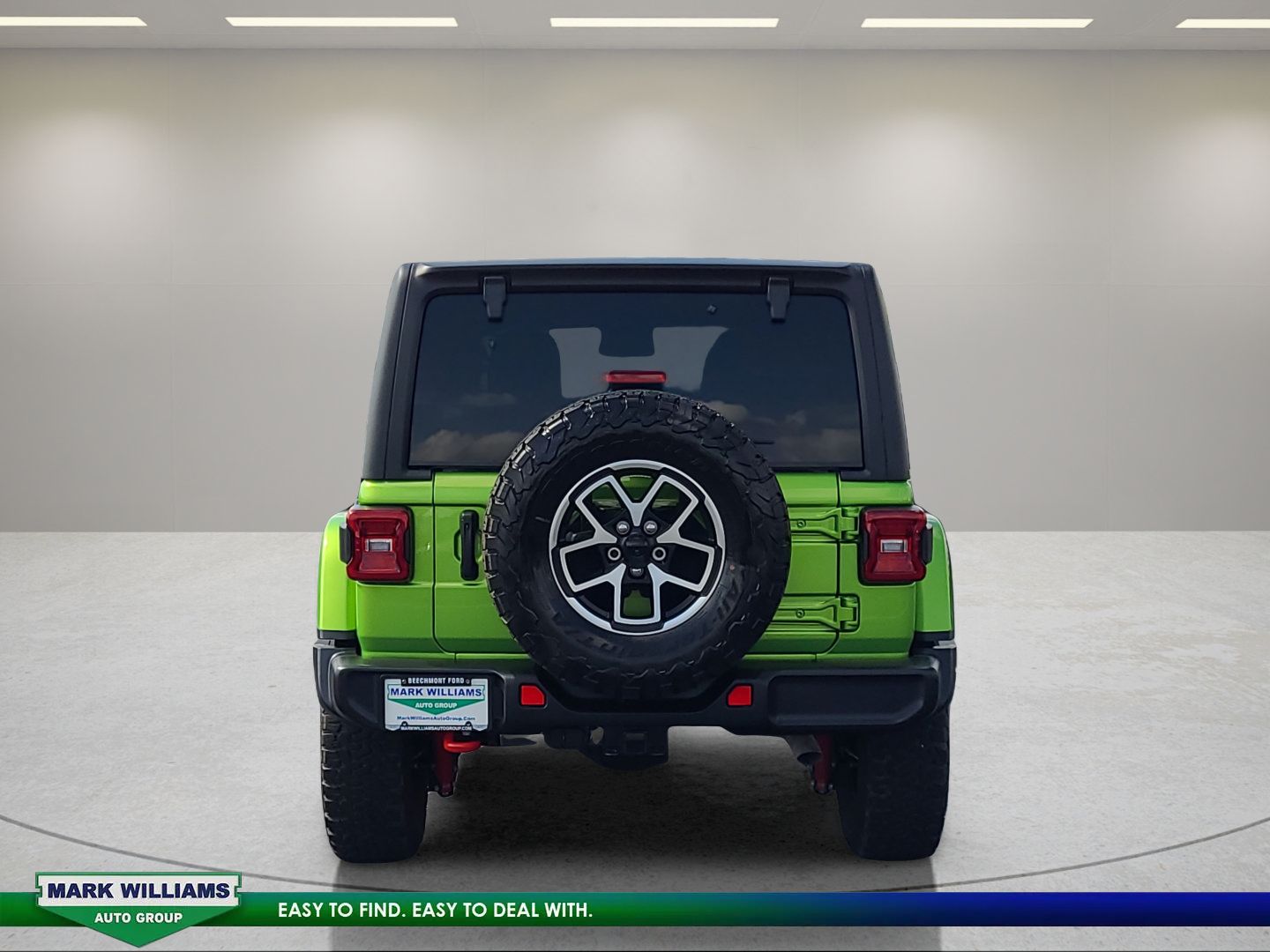 Used 2025 Jeep Wrangler Unlimited Rubicon w/ Convenience Group AWD/4WD image 5