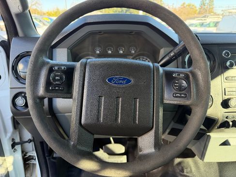 Used 2015 Ford F550 2WD Regular Cab Super Duty image 16