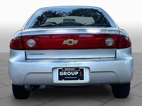 Used 2004 Chevrolet Cavalier Sedan w/ Preferred Equipment Group FWD image 4