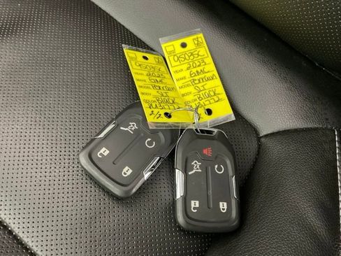 Used 2023 GMC Terrain SLT w/ Tech Package image 51