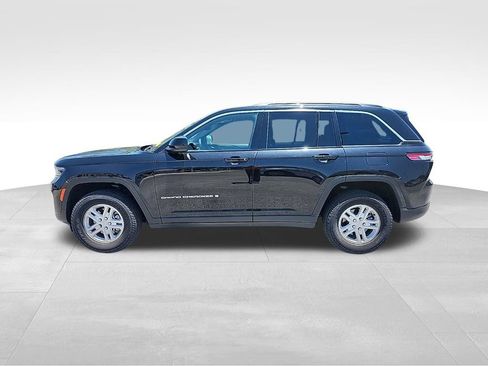 Certified 2024 Jeep Grand Cherokee Laredo w/ Trailer Tow Package RWD image 15