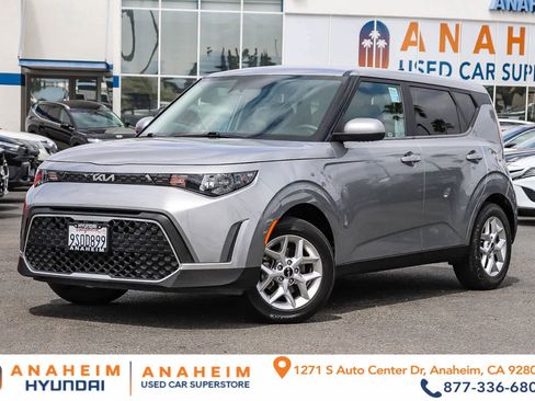 Used 2023 Kia Soul LX w/ Option Group 015 FWD image 1