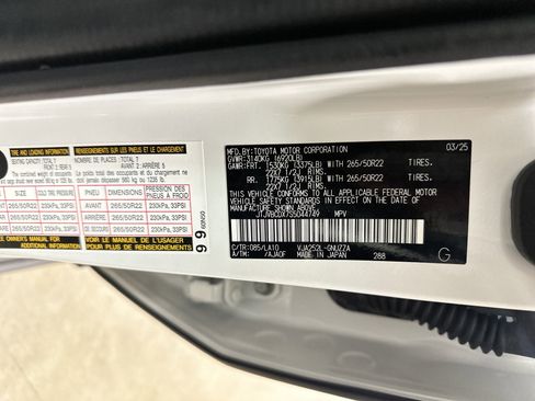 Used 2025 Lexus GX 550 w/ Accessory Package (2T) image 36