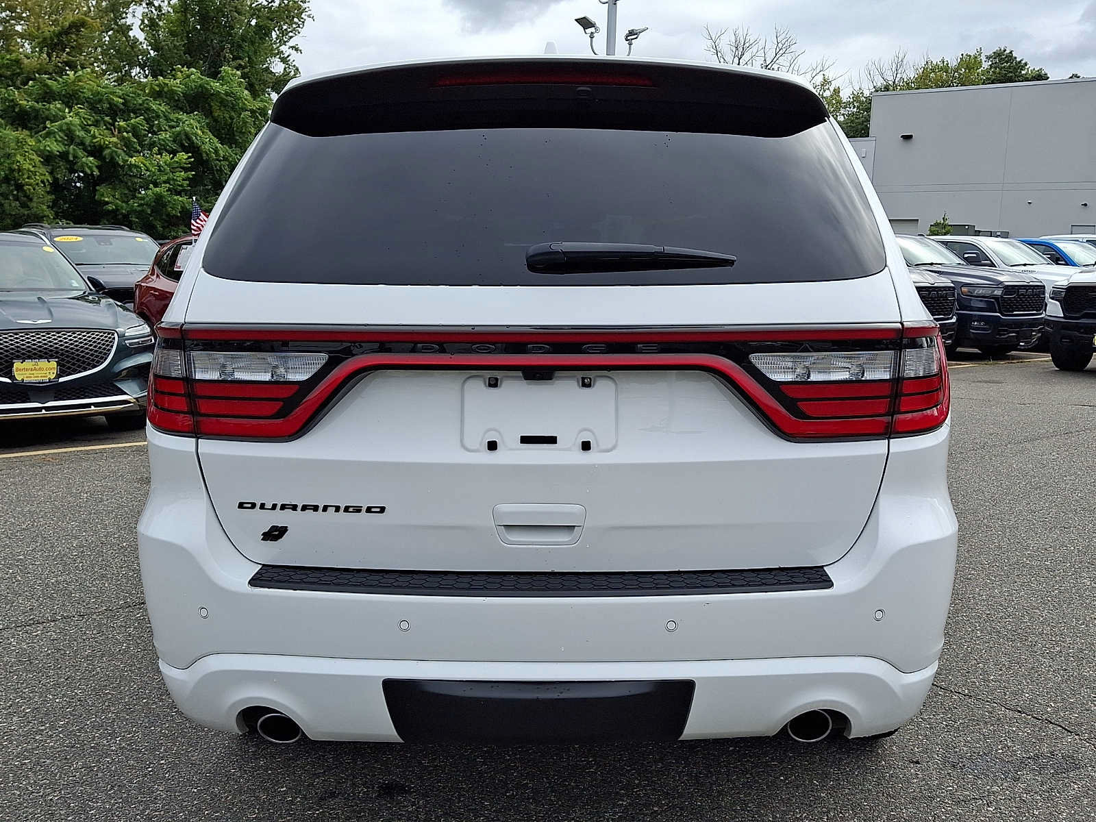 Used 2022 Dodge Durango SXT w/ Blacktop Package AWD/4WD image 5