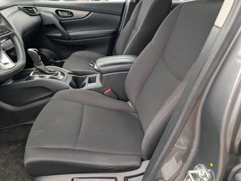 Used 2020 Nissan Rogue Sport S image 10