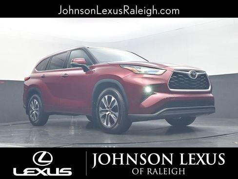 Used 2022 Toyota Highlander XLE image 15