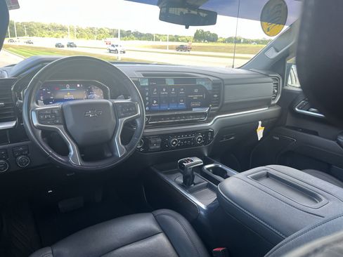 Used 2022 Chevrolet Silverado 1500 RST AWD/4WD image 17