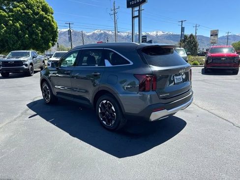 Used 2024 Kia Sorento S AWD/4WD image 5
